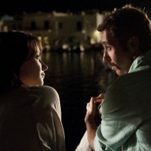 Immaturi - Il viaggio: Anita Caprioli e Paolo Kessisoglu in una romantica scena del film