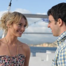 Finalmente maggiorenni: Laura Haddock e Simon Bird in una scena del film