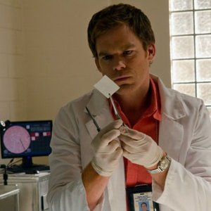 Michael C. Hall in un'immagine tratta dall'episodio Talk to the Hand