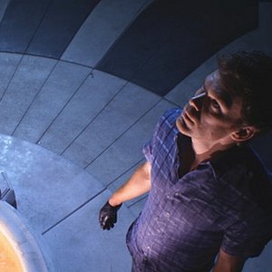 Michael C. Hall in una scena dell'episodio Talk to the Hand