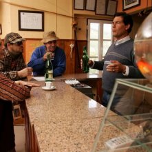 Tony Correia, José Eduardo e Lia Gama in una scena di Aguasaltaspuntocom - un villaggio nella rete