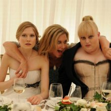 Laura Brent, Rebel Wilson e Olivia Newton-John in una scena di Tre uomini e una pecora