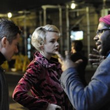 Shame: il regista Steve McQueen sul set del film con Carey Mulligan e James Badge Dale