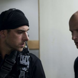 Yiftach Klein in una scena tratta dal film Policeman