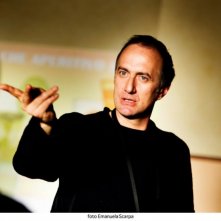 Il regista del film Stefano Sollima sul set di A.C.A.B.