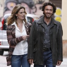 Vanessa Incontrada e Alessio Boni in una scena della miniserie di Canale 5, I cerchi nell'acqua