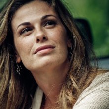 Vanessa Incontrada in una scena della miniserie di Canale 5, I cerchi nell'acqua