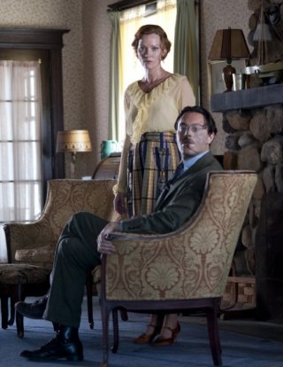 Boardwalk Empire: Gretchen Mol e Jack Huston in una scena dell'episodio Under God's Power She Flourishes
