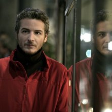 Eduard Gabia in una scena del dramma L'industriale