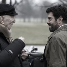 Giuliano Montaldo con Pierfrancesco Favino sul set del film L'industriale
