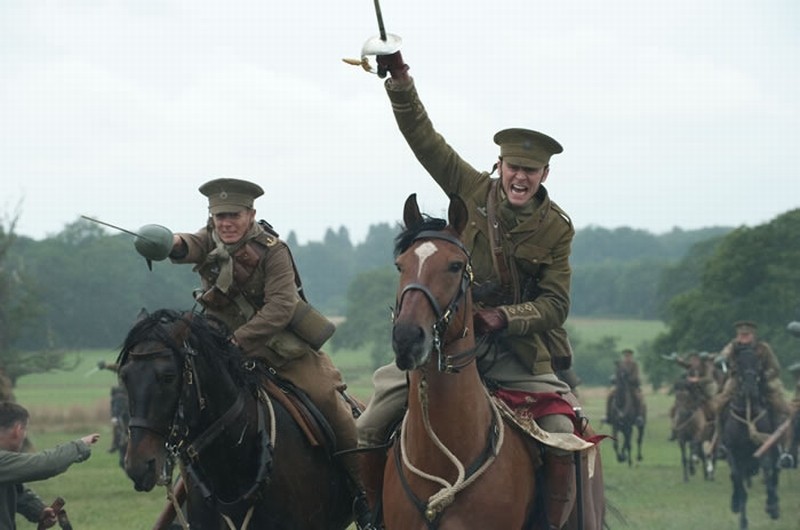 Tom Hiddleston In Una Scena D Azione Di War Horse 225769