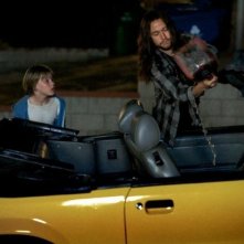Hesher E Stato Qui Joseph Gordon Levitt E Devin Brochu Danno Fuoco Ad Un Auto In Una Scena Del Film 225953