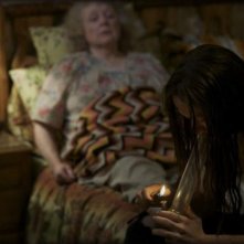 Hesher è stato qui: Joseph Gordon-Levitt in una drammatica scena del film insieme a Piper Laurie