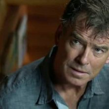 Bag of Bones: Pierce Brosnan nei panni dello scrittore Mike Noonan.