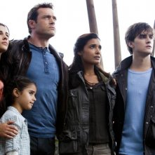 Terra Nova: gli Shannon al completo in una scena dell'episodio Within