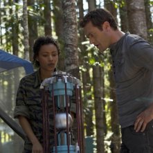 Terra Nova: Jason O'Mara e Emelia Burns nel doppio finale di stagione