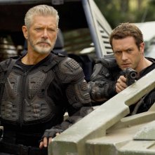 Terra Nova: Jason O'Mara e Stephen Lang nel doppio finale di stagione