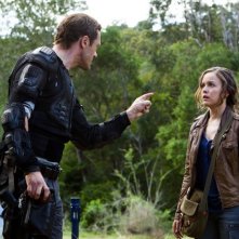 Terra Nova: Jason O'Mara ed Allison Miller nell'episodio Within