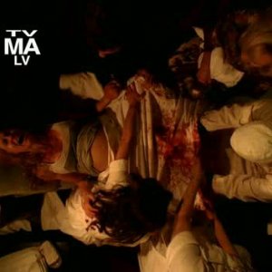 American Horror Story: Connie Britton in una scena drammatica Birth, penultimo episodio della prima stagione