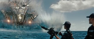 Battleship: una suggestiva immagine tratta dal fantascientifico action diretto da Peter Berg