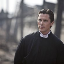Christian Bale è John in The Flowers of War