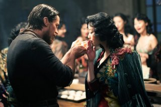 Christian Bale in The Flowers of War: una scena del film dedicato al Massacro di Nanchino del 1937