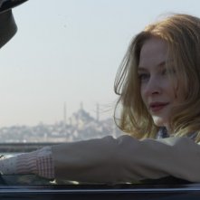 La talpa: Svetlana Khodchenkova in una bella immagine tratta dal film