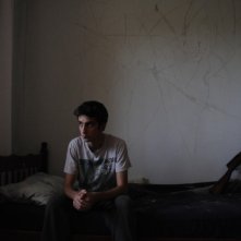 Tristan Halilaj nei panni di Nik in una scena de La faida