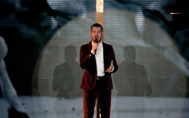 X Factor 5: Alessandro Cattelan presenta la quinta puntata