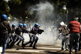 A.C.A.B.: una scena di scontri tratta dal film diretto da Stefano Sollima