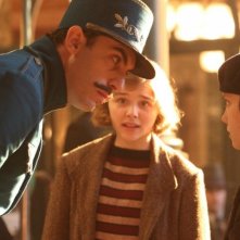 Asa Butterfield Insieme A Sacha Baron Cohen E Chloe Moretz In Una Scena Di Hugo Cabret 3D 226775