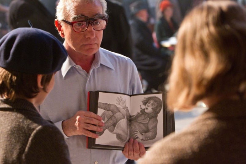 Martin Scorsese Illustra Una Scena Ad Asa Butterfield E Chloe Moretz Sul Set Di Hugo Cabret 3D 226702