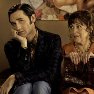 Carmen Maura in Let My People Go! con Nicolas Maury