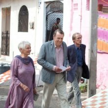 Marigold Hotel: Judi Dench insieme a Bill Nighy e Tom Wilkinson in una scena del film