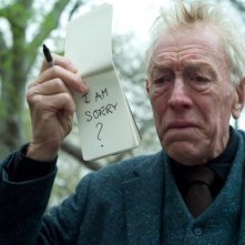 Max von Sydow in una tenera scena di Molto forte, incredibilmente vicino