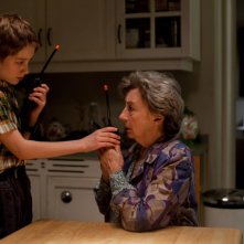 Thomas Horn in una scena di Molto forte, incredibilmente vicino insieme alla nonna Zoe Caldwell