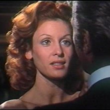 L'assassino ha riservato nove poltrone: Paola Senatore e Chris Avram in una scena del film