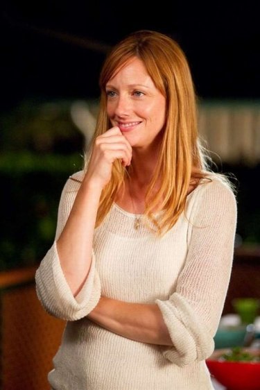 Paradiso amaro: Judy Greer sorride in una scena del film