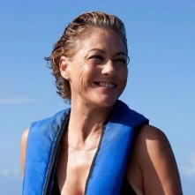 Patricia Hastie in una scena del film Paradiso amaro nei panni di Elizabeth King prima dell'incidente