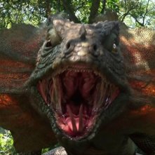 Viaggio nell'isola misteriosa: le fauci di un affamato dinosauro in un'immagine tratta dal film