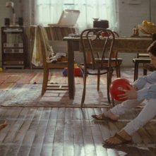 Tilda Swinton e Rock Duer in una scena di E ora parliamo di Kevin