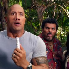 Viaggio nell'isola misteriosa: Dwayne Johnson in una scena del film con Vanessa Hudgens e Luis Guzmàn