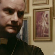 Evan Helmuth in una scena dell'horror demoniaco L'altra faccia del diavolo