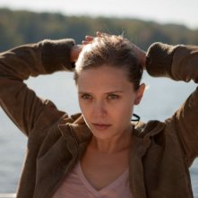 La fuga di Martha: la bellissima Elizabeth Olsen in una scena del film