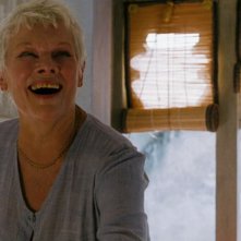 Marigold Hotel: Judi Dench sorride in una scena del film