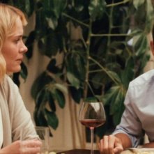 Sarah Paulson con Hugh Dancy in una scena del film drammatico La fuga di Martha