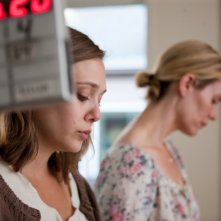 Sarah Paulson insieme a Elizabeth Olsen sul set del film drammatico La fuga di Martha