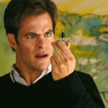 Una spia non basta: Chris Pine in una curiosa scena del film