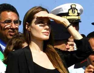 Angelina Jolie a Lampedusa nel 2011