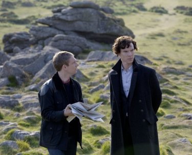 Martin Freeman e Benedict Cumberbatch nell'episodio The Hounds of Baskerville di Sherlock